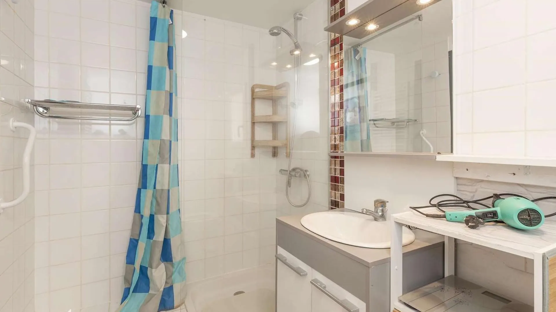 Appartement T3 climatisé avec parking et WiFi, proche des Thermes - FR-1-841-58 Cazaubon 巴布通莱班